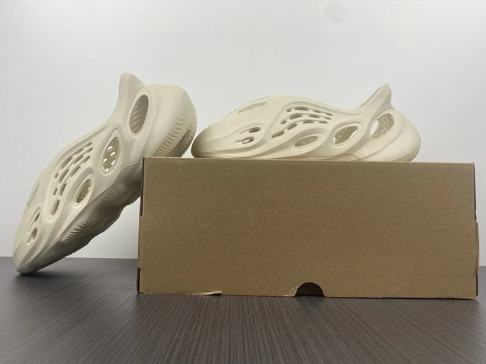 5016 ADIDAS YEEZY Foam RNNR Sand FY Popular 2868