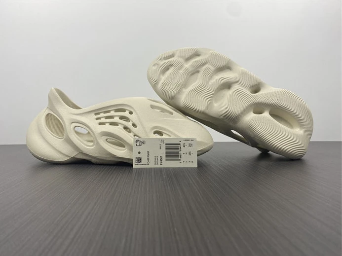 5016 ADIDAS YEEZY Foam RNNR Sand FY Popular 2868
