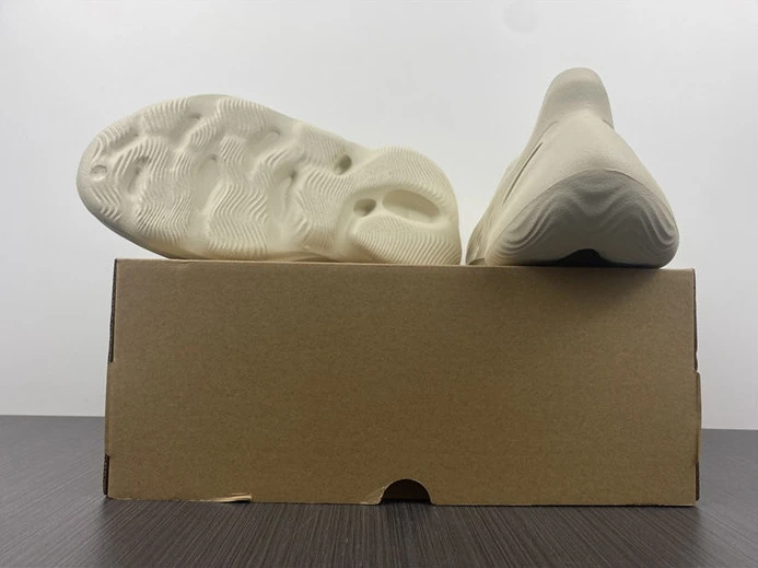 5016 ADIDAS YEEZY Foam RNNR Sand FY Popular 2868
