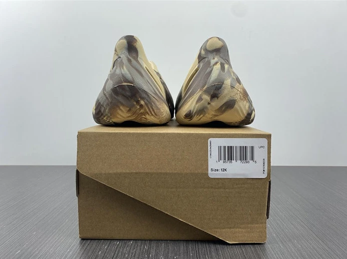 5035 adidas Yeezy Foam RNNR MX Cream Clay GX UrbanStyle 2839