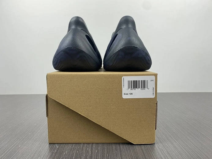 5063 adidas Yeezy Foam RNNR Mineral Blue GX WellDesigned 2841