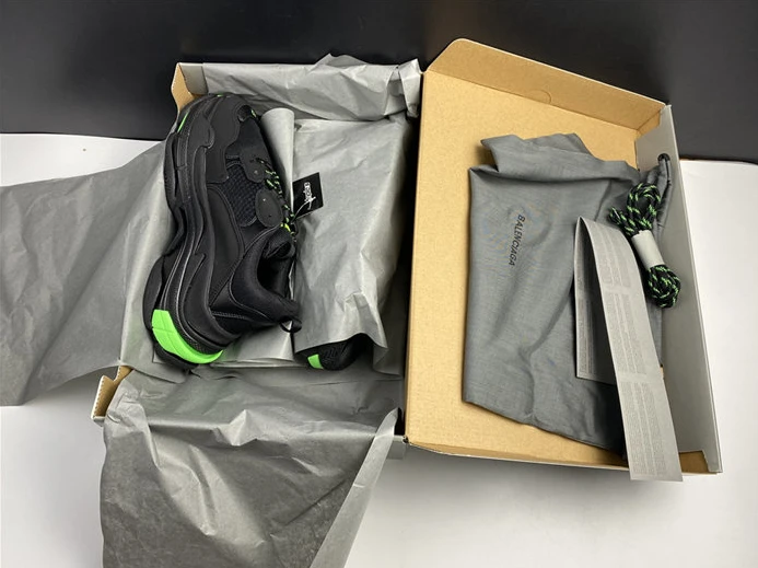535 BLCG TRACK 2 OPEN SNEAKER 524039 W2PW1 DailyWear 3523