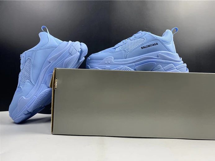 5445 BLCG Triple S Light Blue  524039 W2FW1 GoodFit 3407