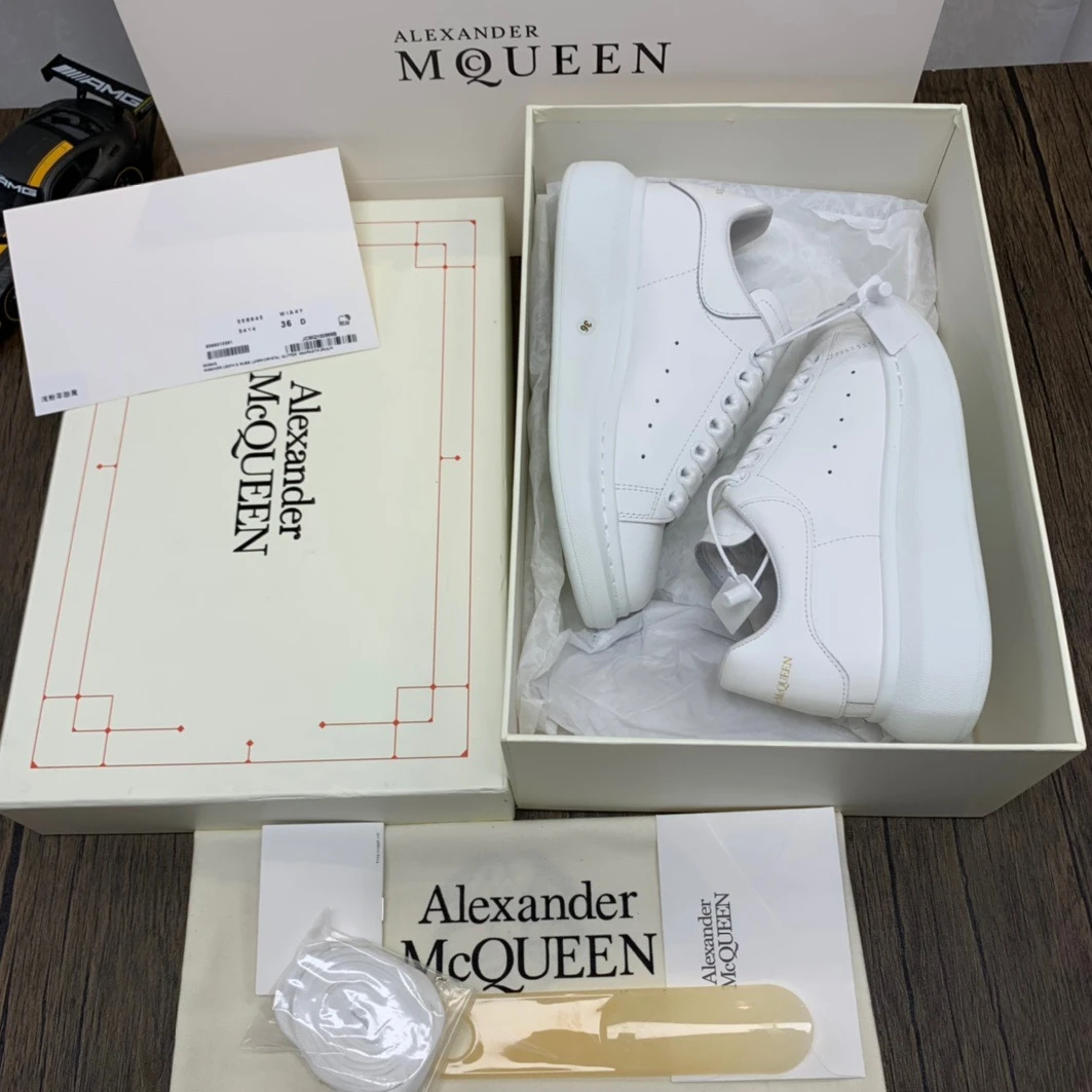 559 McQuen White 553680WHGP TopPick 1409