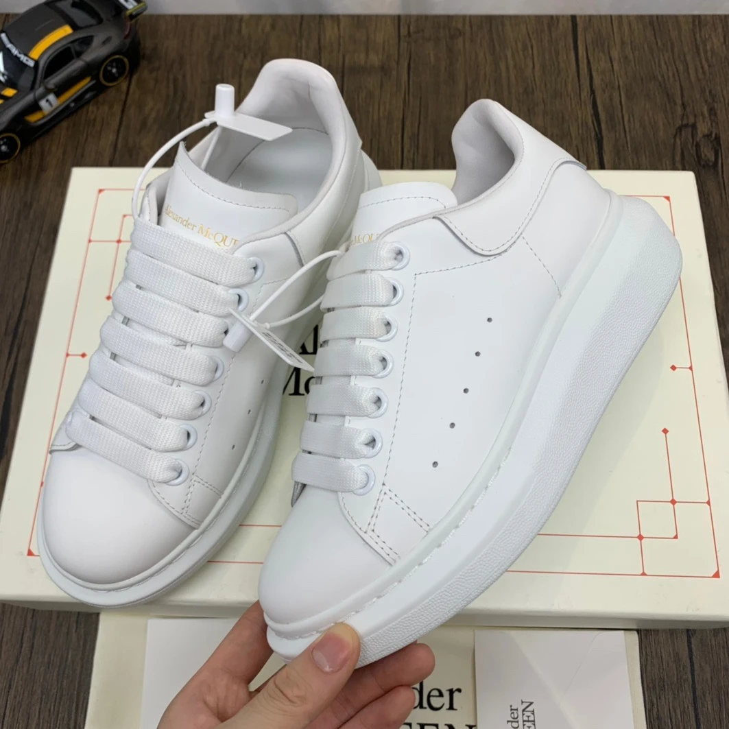 559 McQuen White 553680WHGP TopPick 1409