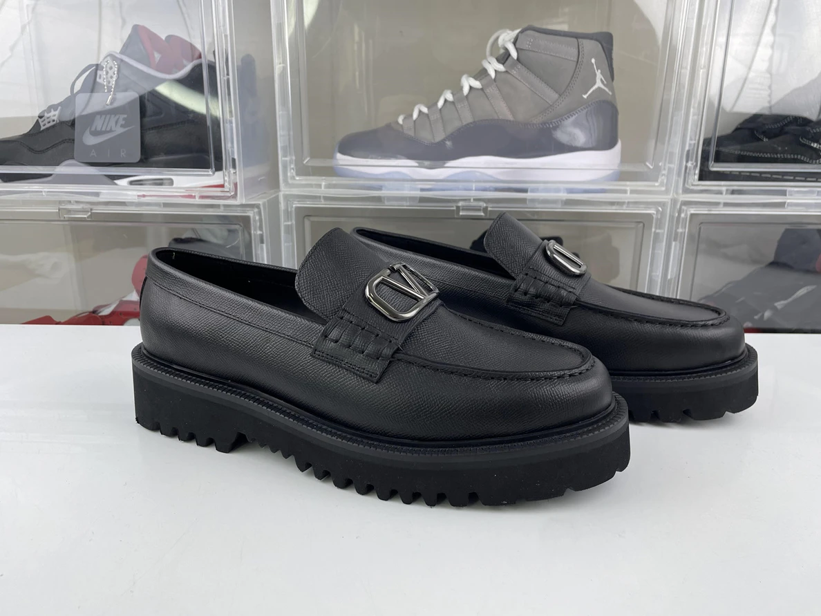 5793 Valentino Black Mens Lichi leather Shoes with silver metal Popular 3558