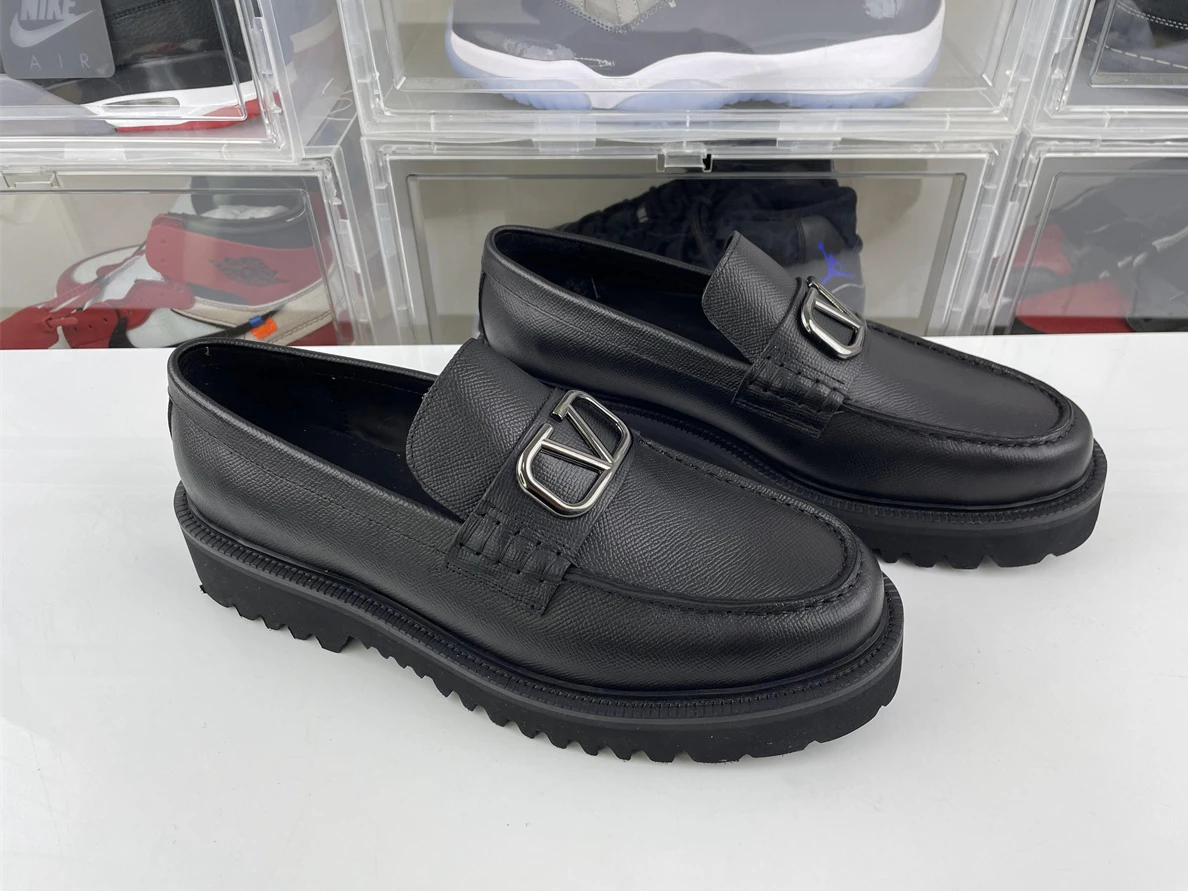 5793 Valentino Black Mens Lichi leather Shoes with silver metal Popular 3558