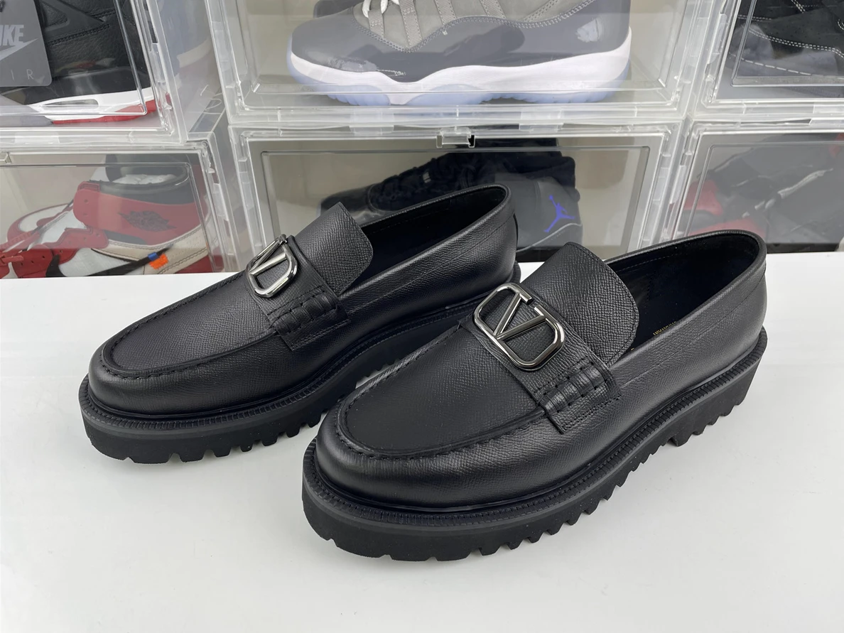 5793 Valentino Black Mens Lichi leather Shoes with silver metal Popular 3558