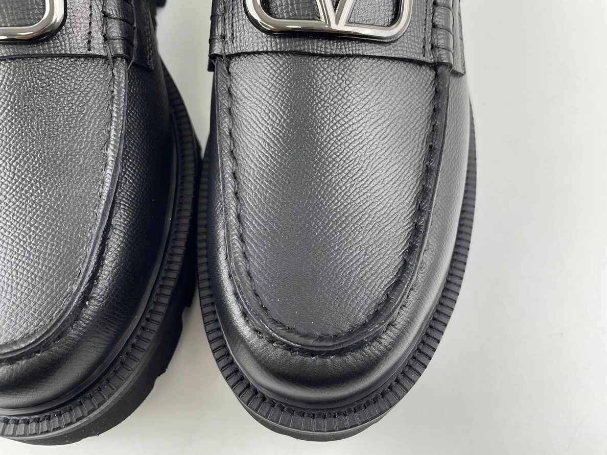 5793 Valentino Black Mens Lichi leather Shoes with silver metal Popular 3558