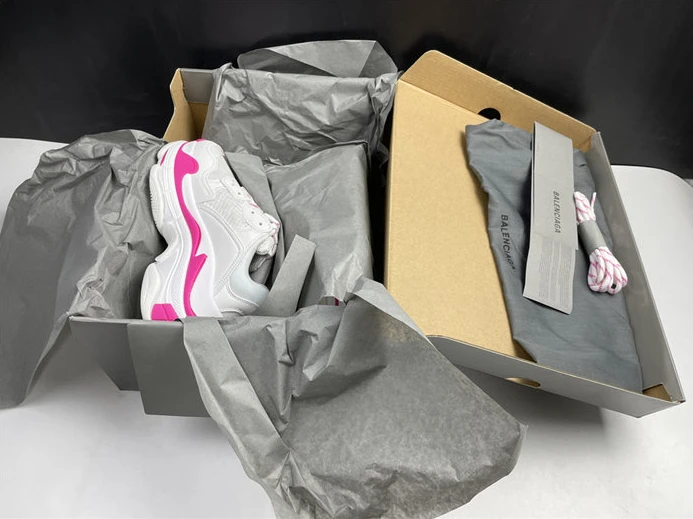 5823 BLCG TRIPLE SNEAKER 536737 W0901 Popular 3395