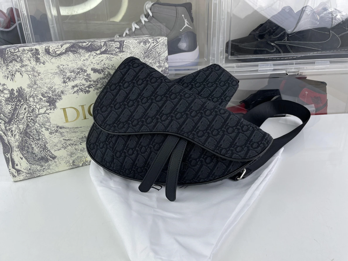 5992 DIOR Homme Black Saddle Oblique bag, (28.6x 20 x 5 cm) DailyWear 215
