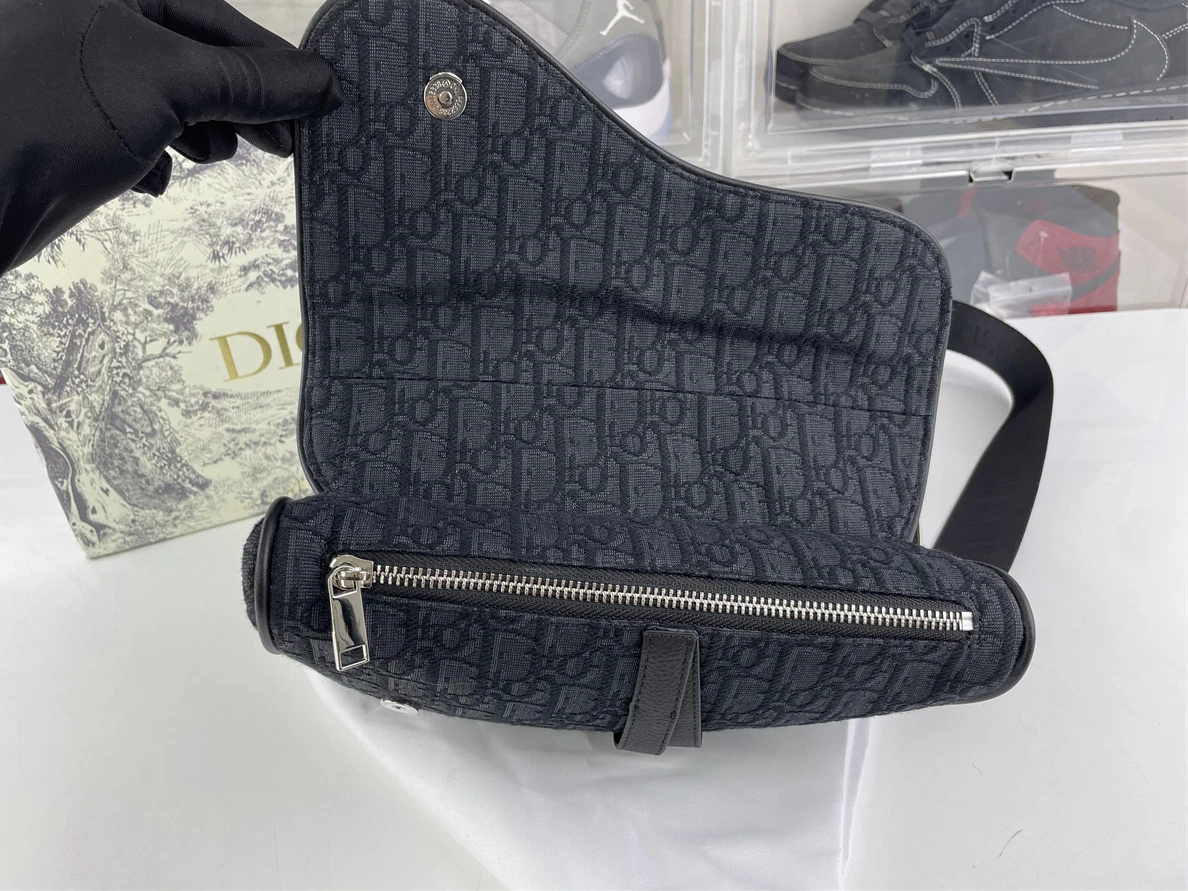 5992 DIOR Homme Black Saddle Oblique bag, (28.6x 20 x 5 cm) DailyWear 215