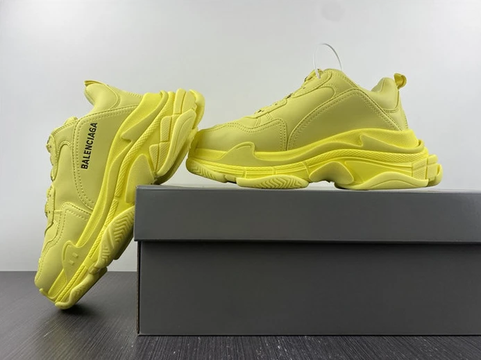 6043 BLCG TRIPLE S SNEAKER 524039 W1FB5 SportInspired 3392