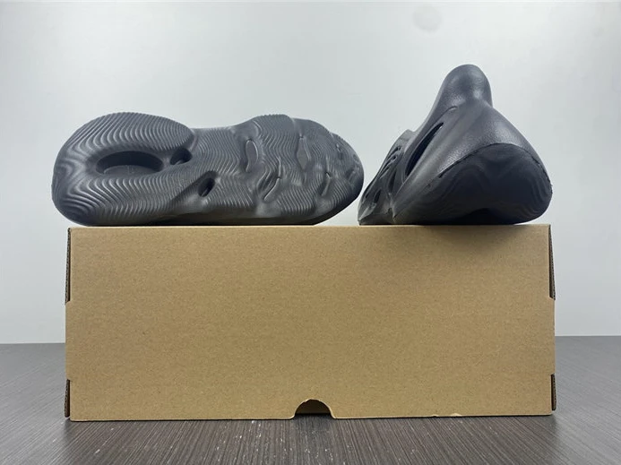 6112 ADIDAS YEEZY Foam RNR Onyx HP Trendy 2863