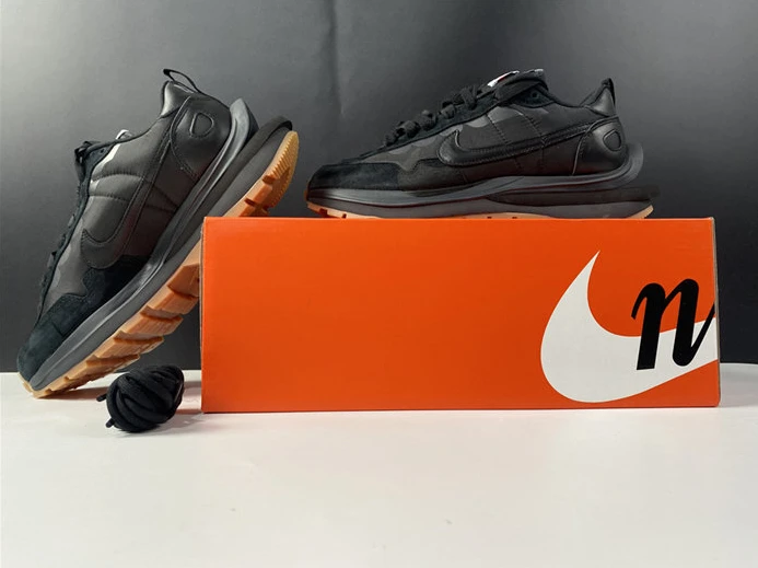6115 Nike Vaporwaffle sacai Black Gum DD1875- UrbanStyle 2710