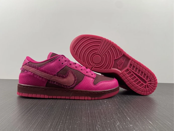 6845 Nike Dunk Low Valentine's Day DQ9324- Fashionable 1879