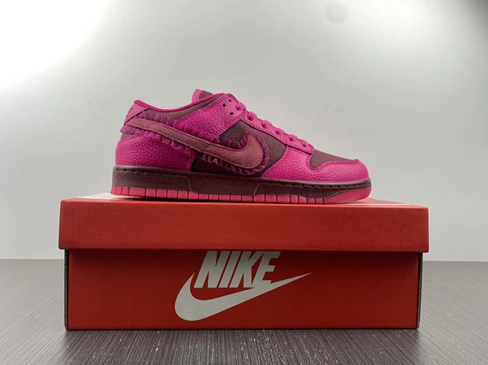 6845 Nike Dunk Low Valentine's Day DQ9324- Fashionable 1879