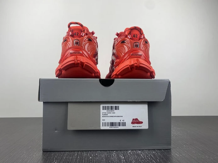 712 BALENCIAGA -Runner 677403 W3RB1 GoAnywhere 3303