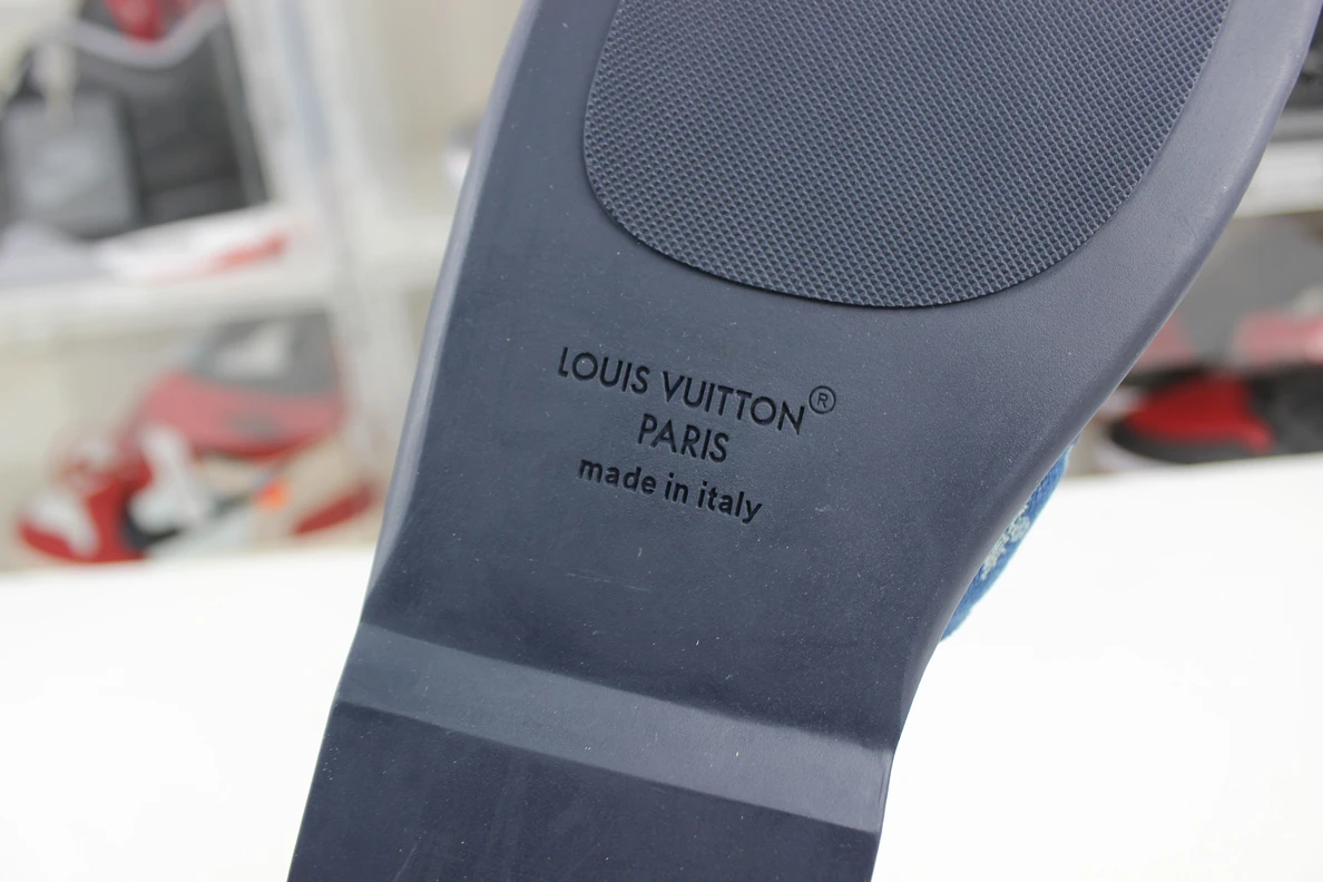 7642 Louis Vuitton Miami Blue Slides SC Fashionable 214