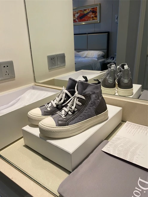 7787 DR Sneaker BestValue 1689