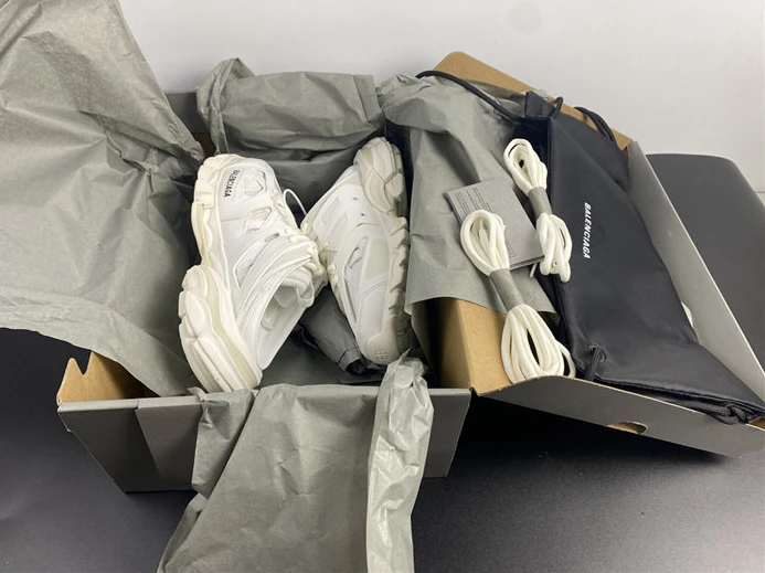 8230 BLCG Track Mule White  653813 W3CP3 SportInspired 3482