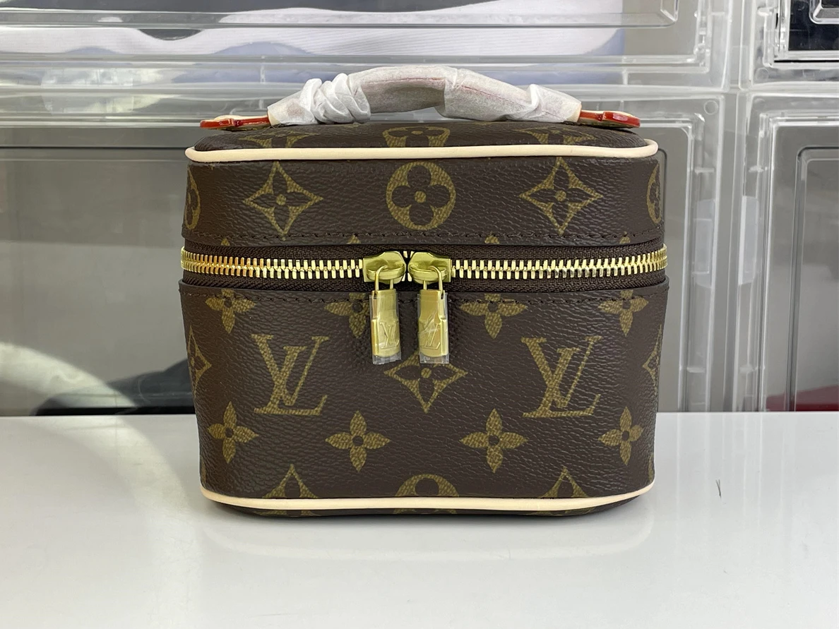8386 LV Nice Nano Monogram Small size ( 14 x 10.2  x 8.5 cm) Fashionable 163
