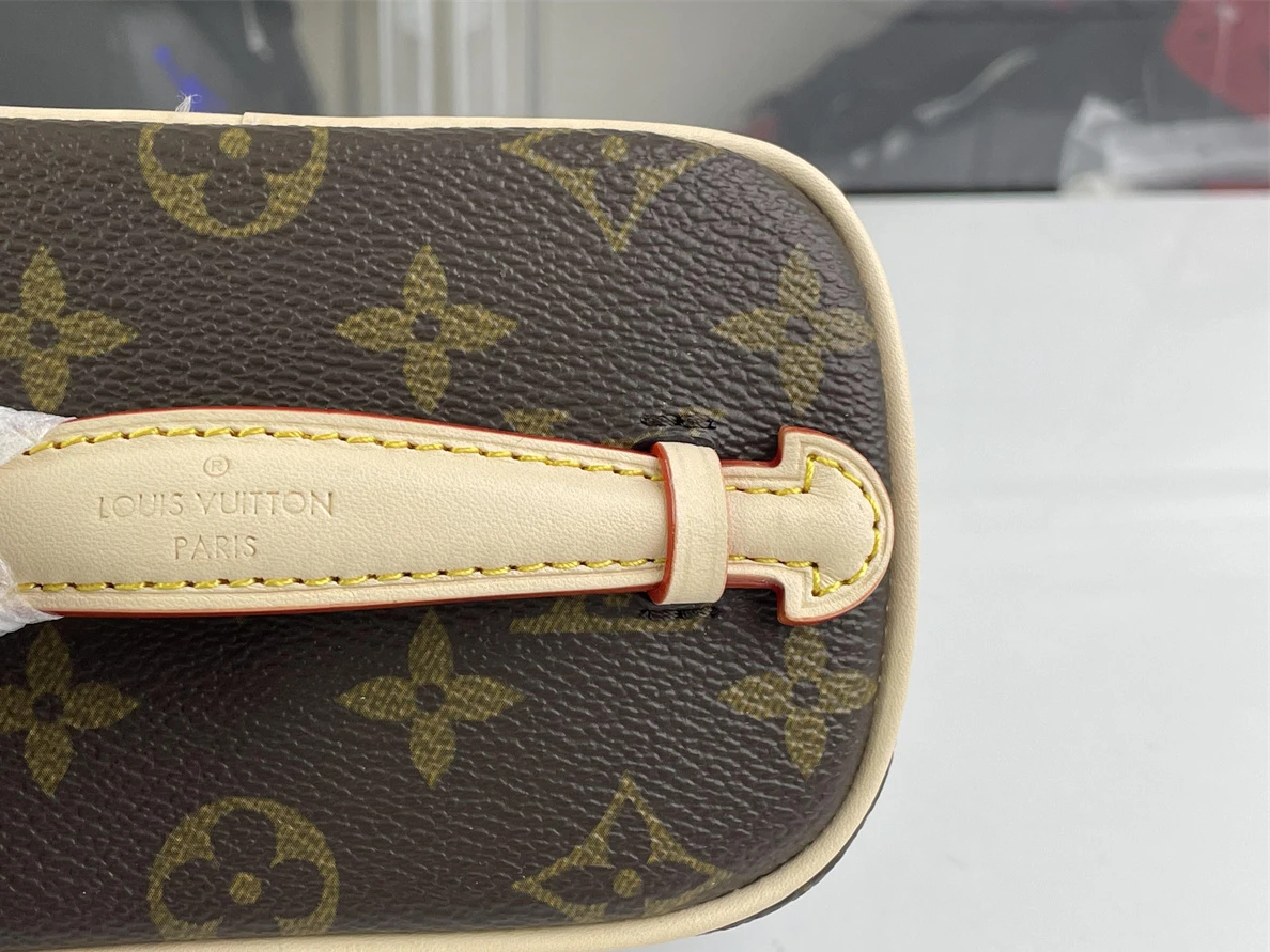 8386 LV Nice Nano Monogram Small size ( 14 x 10.2  x 8.5 cm) Fashionable 163