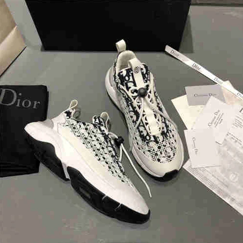 8388 DR Sneaker TopPick 1572