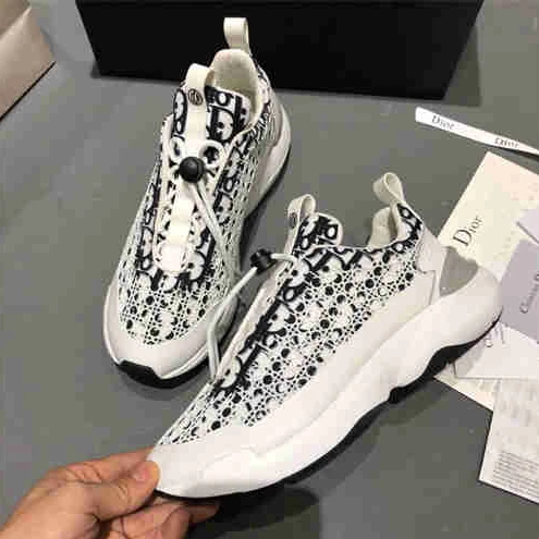 8388 DR Sneaker TopPick 1572