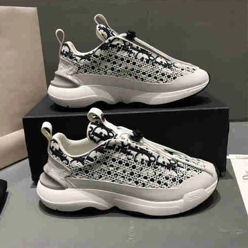 8388 DR Sneaker TopPick 1572