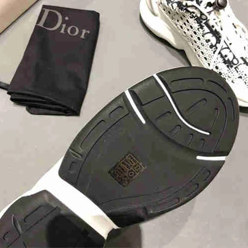8388 DR Sneaker TopPick 1572