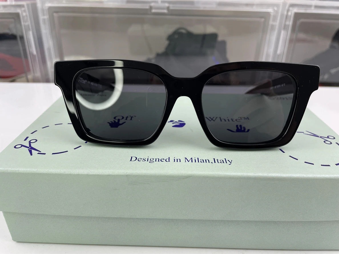 851 OFF-WHITE Sunglasses Black ModernLook 376