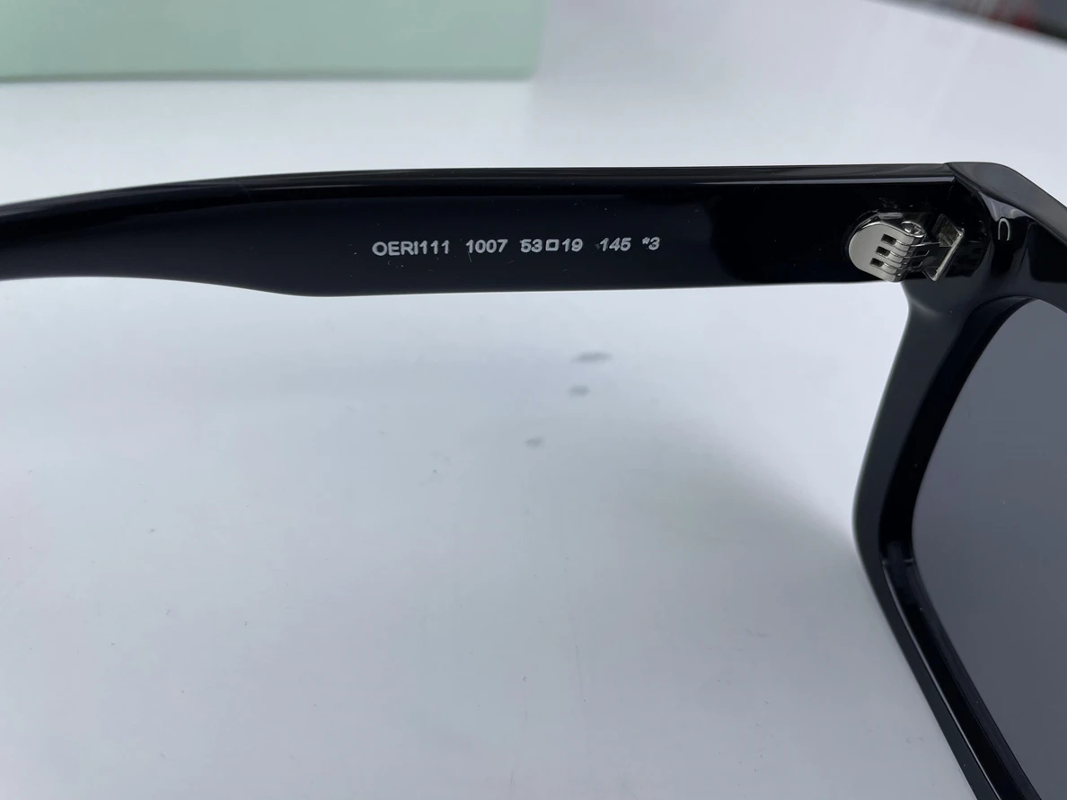 851 OFF-WHITE Sunglasses Black ModernLook 376