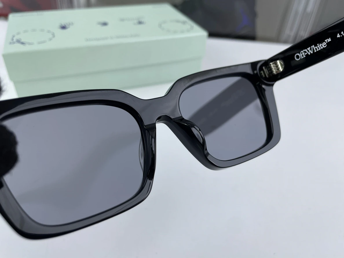 851 OFF-WHITE Sunglasses Black ModernLook 376
