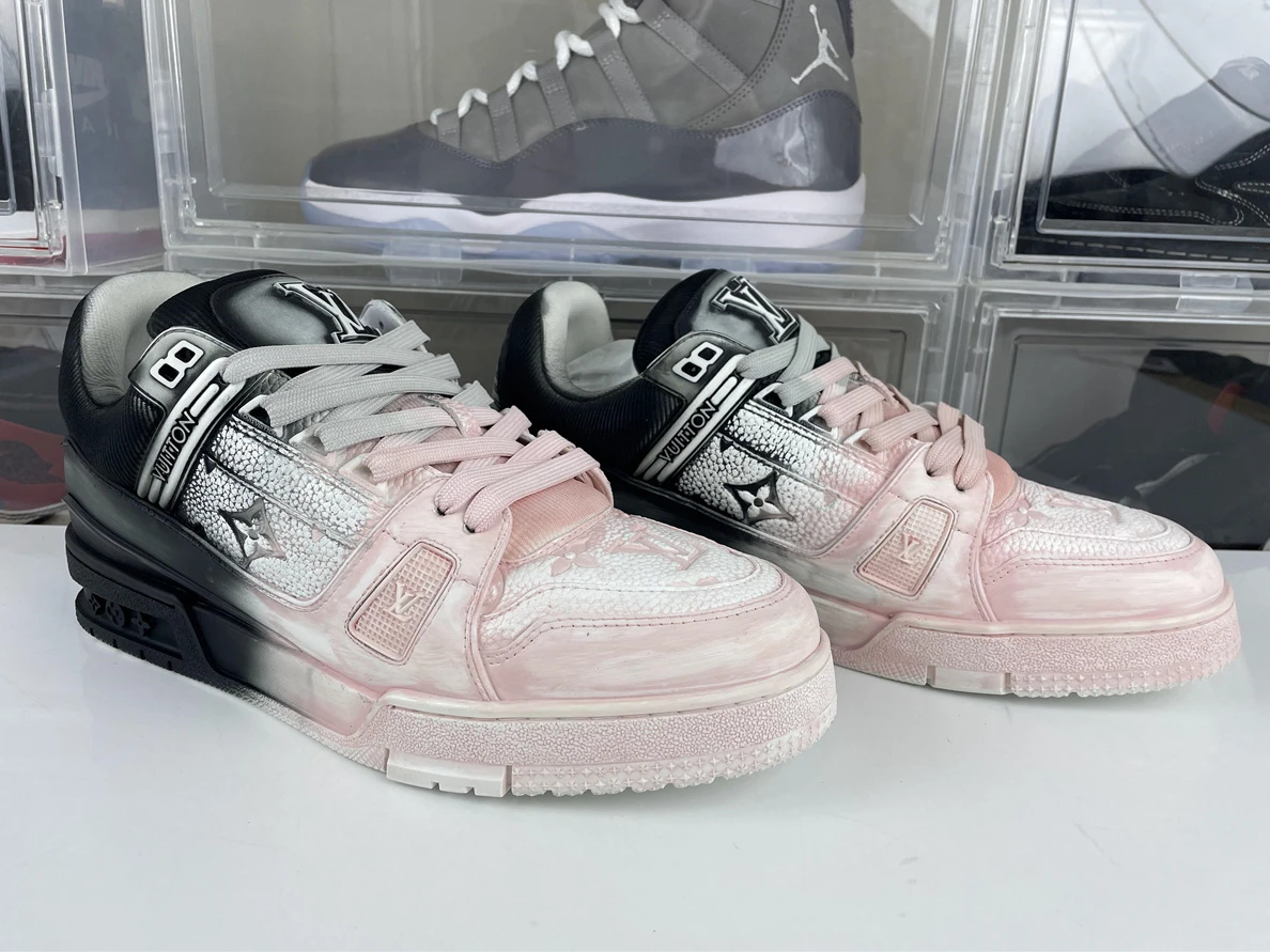 8695 LV Skate shoes Black Pink 4 leafs ModernLook 180
