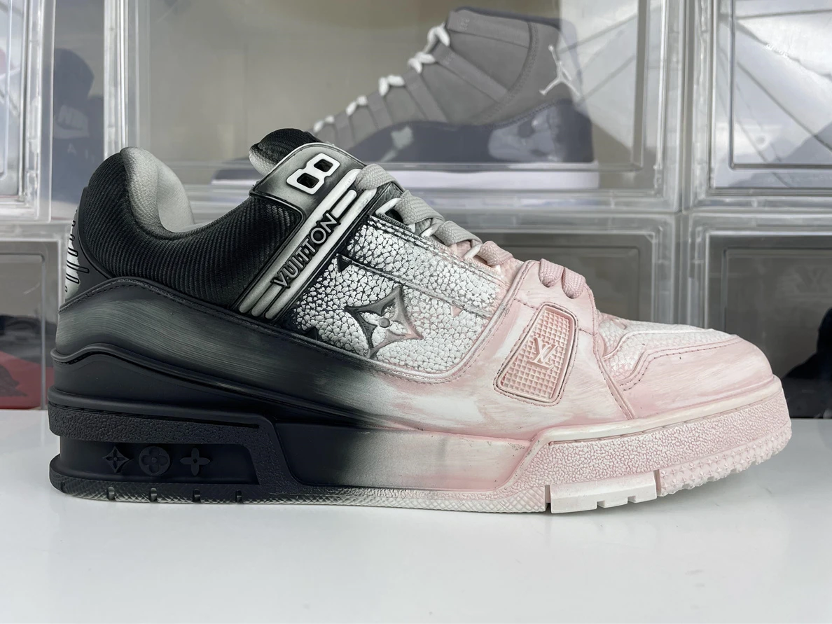 8695 LV Skate shoes Black Pink 4 leafs ModernLook 180