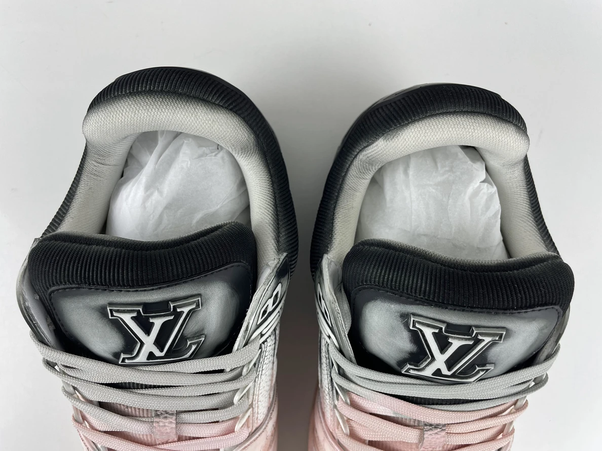 8695 LV Skate shoes Black Pink 4 leafs ModernLook 180