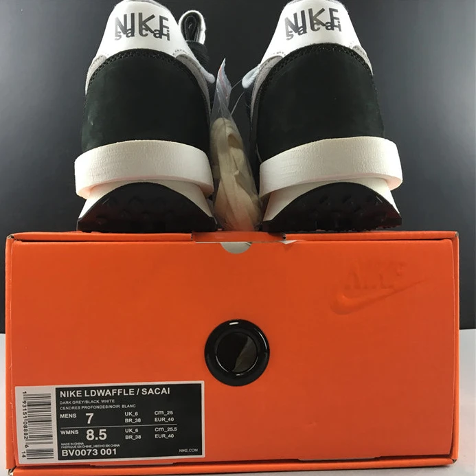 8725 Nike LD Waffle sacai Black BV0073- WellDesigned 2726