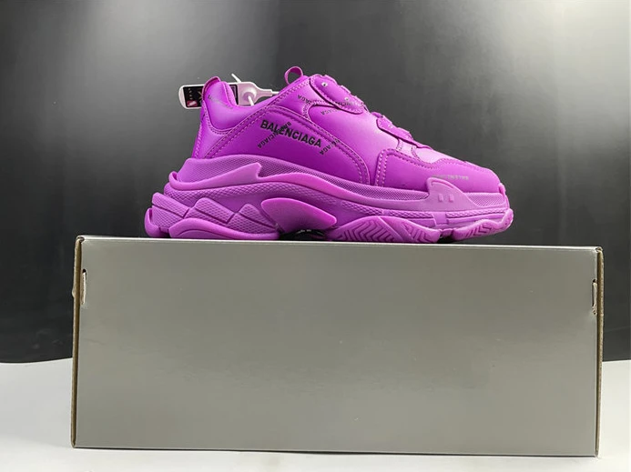 8756 BLCG TRIPLE SNEAKER 524039 W2FA1 EasyMatch 3397