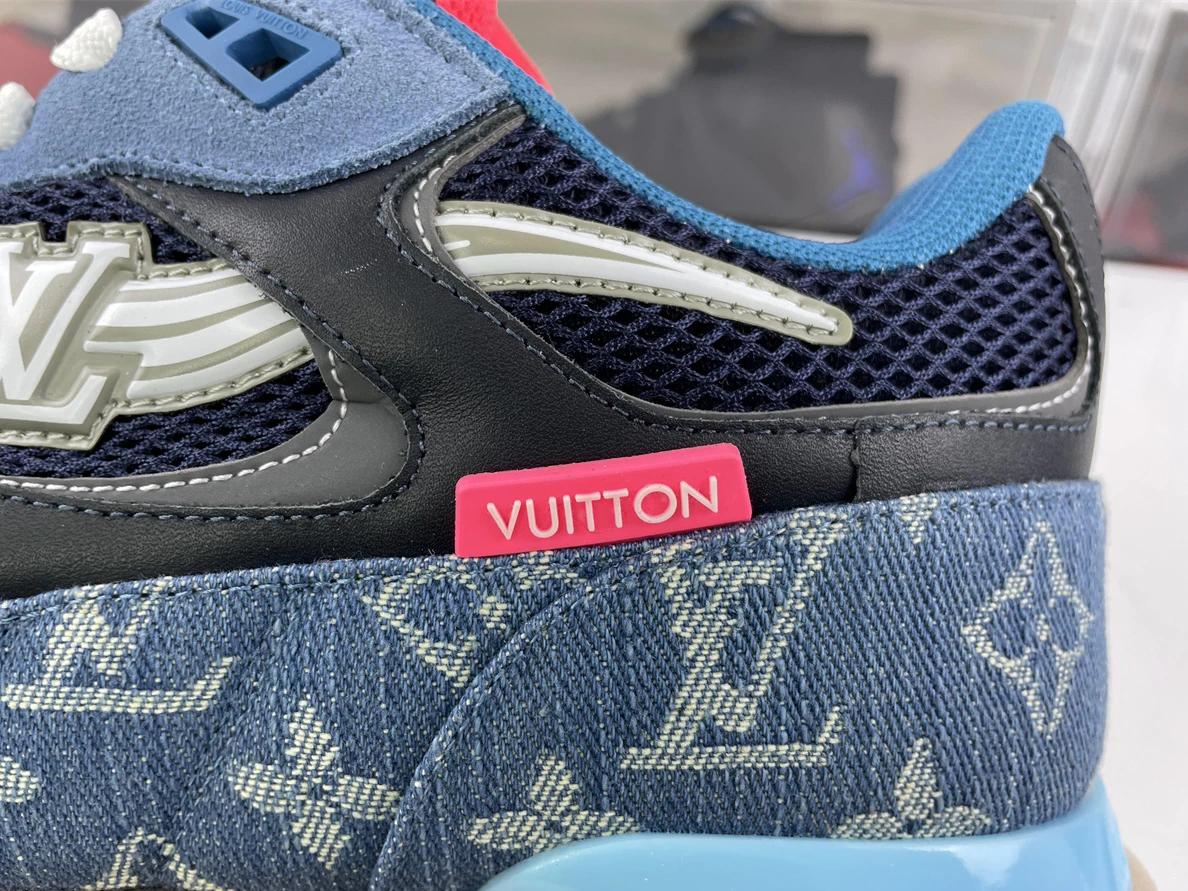 8886 LV Blue Run Away Monogram with Jean AllSeason 177