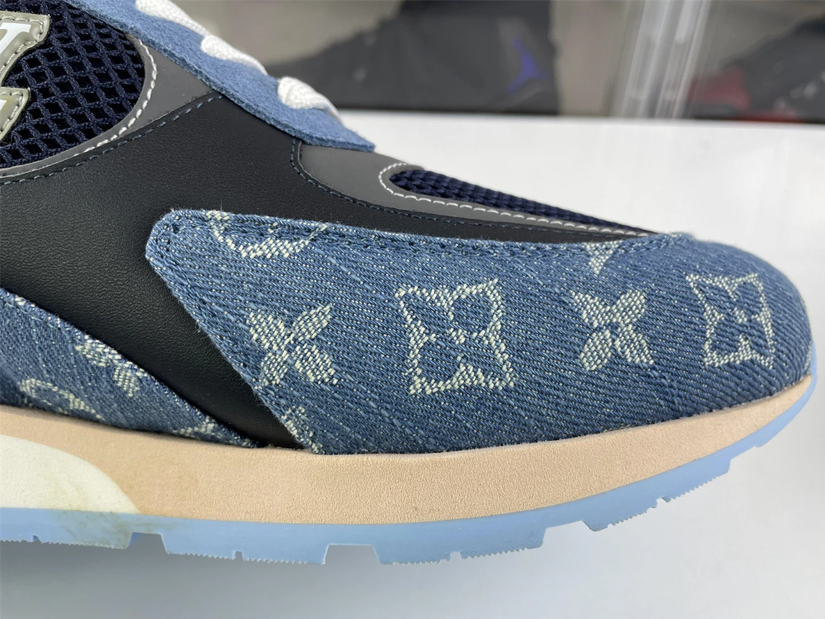 8886 LV Blue Run Away Monogram with Jean AllSeason 177