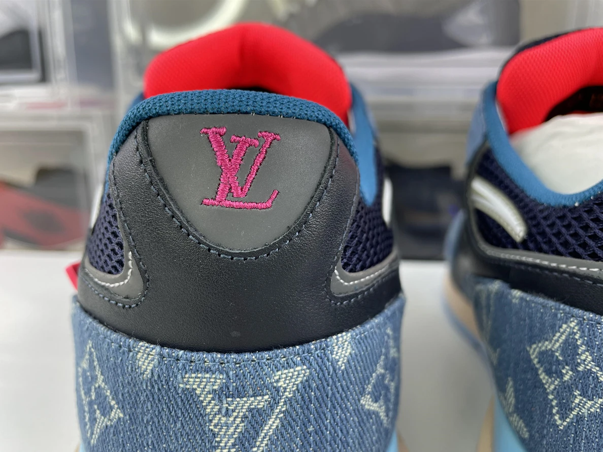 8886 LV Blue Run Away Monogram with Jean AllSeason 177
