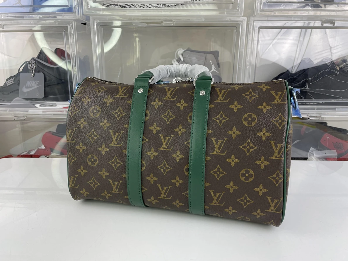 9123 LV Brown with Dark Green strap Keeall Bandouliere travelling bag (34 x 21 x 16 cm) GoodFit 147