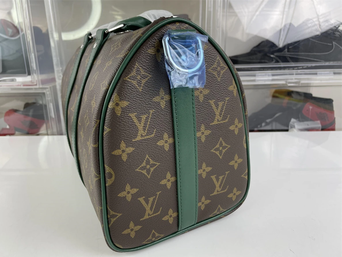 9123 LV Brown with Dark Green strap Keeall Bandouliere travelling bag (34 x 21 x 16 cm) GoodFit 147