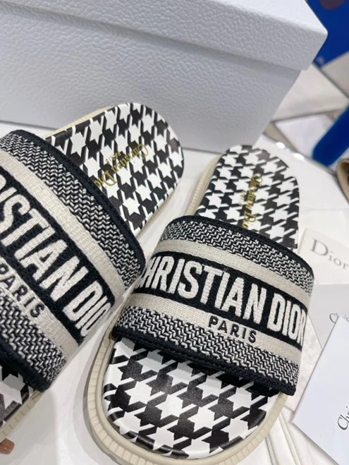 9150 Dio Slipper UrbanStyle 3299