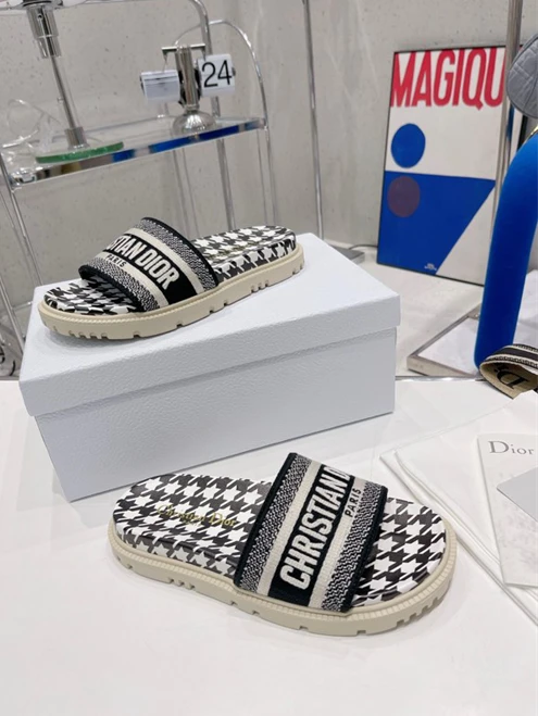 9150 Dio Slipper UrbanStyle 3299