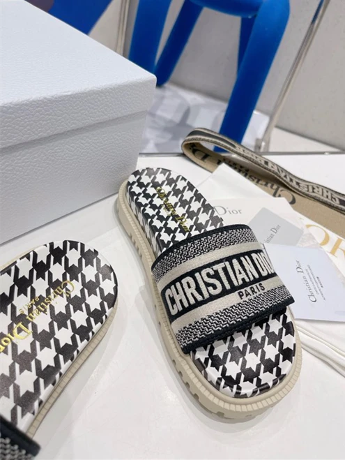 9150 Dio Slipper UrbanStyle 3299