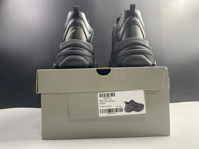 9307 BLCG SNEAKER TRIPLE.S.524039 W2FA1 WellDesigned 3404