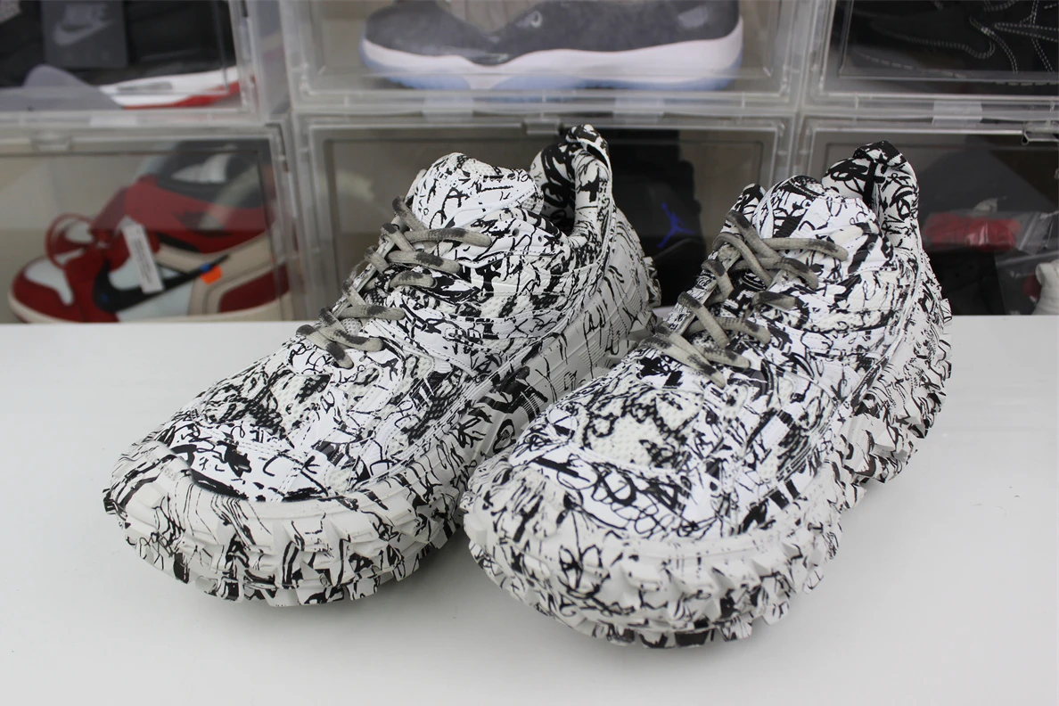 9330 Balenciaga Track Zebra Tyre Shape Sneaker White Black GoAnywhere 3420