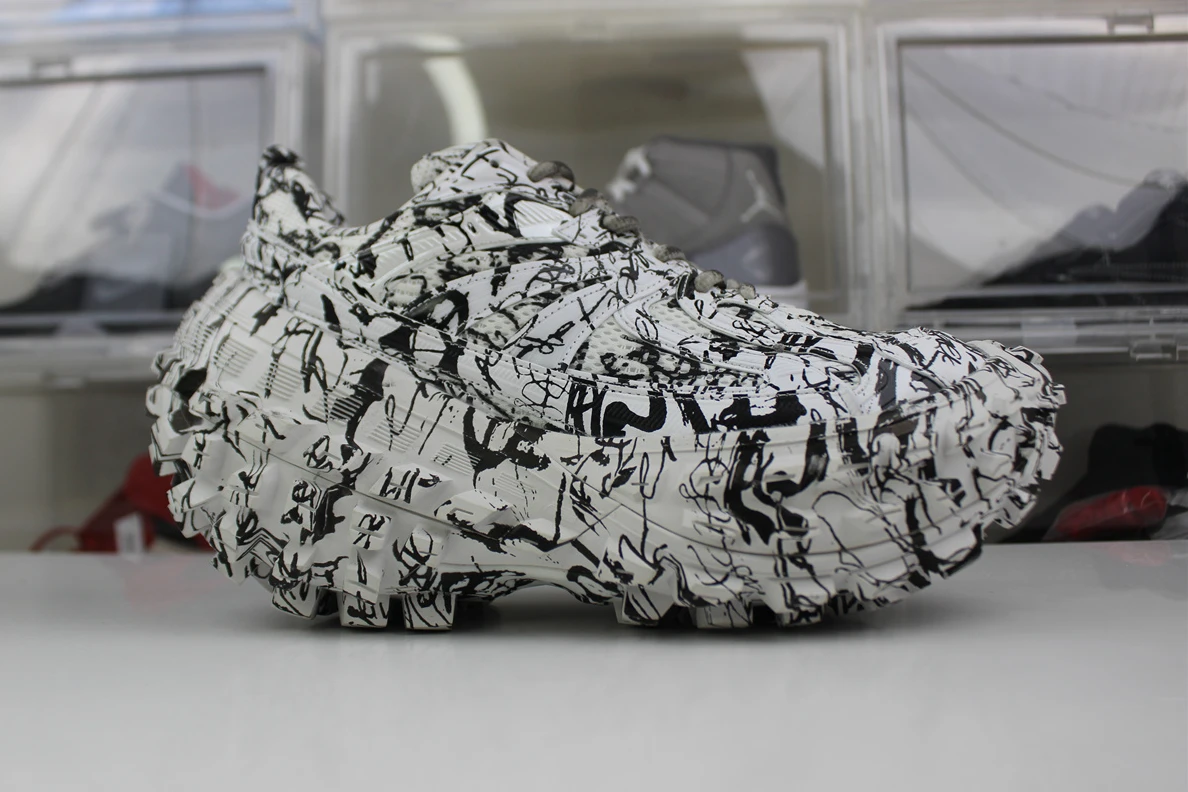 9330 Balenciaga Track Zebra Tyre Shape Sneaker White Black GoAnywhere 3420